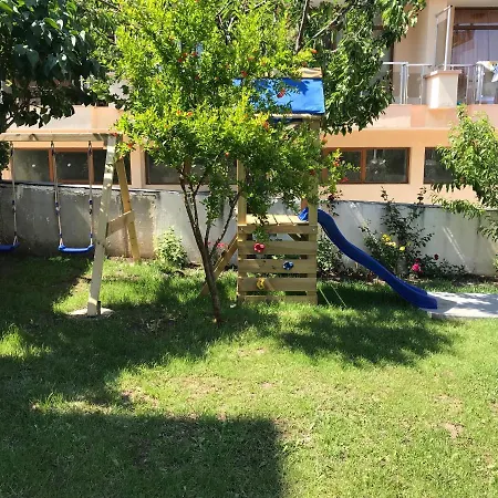 Family Akra Hotell